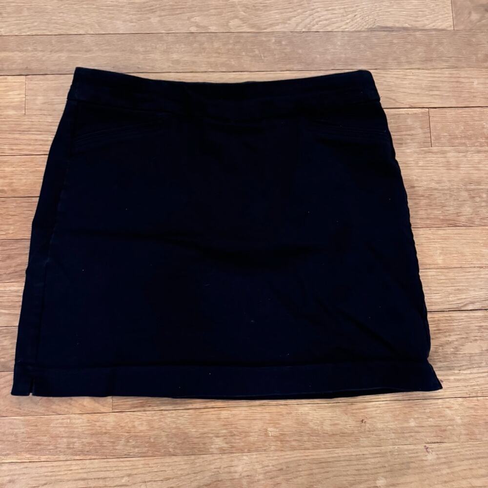 Croft & Barrow women's black tennis skort size 10
b71